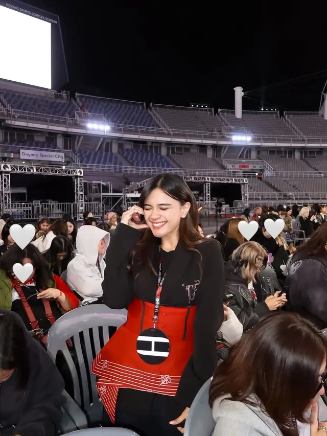 Adu Gaya Audi Marissa dan Yunita Siregar Pakai Batik saat Nonton Konser BTS di Korea, Tampil Bangga Bawa Budaya Indonesia