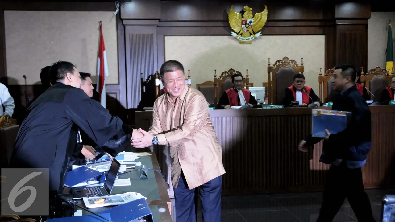 20160907- Aguan dan Anaknya Bersaksi di Sidang Mohamad Sanusi-Jakarta- Helmi Afandi