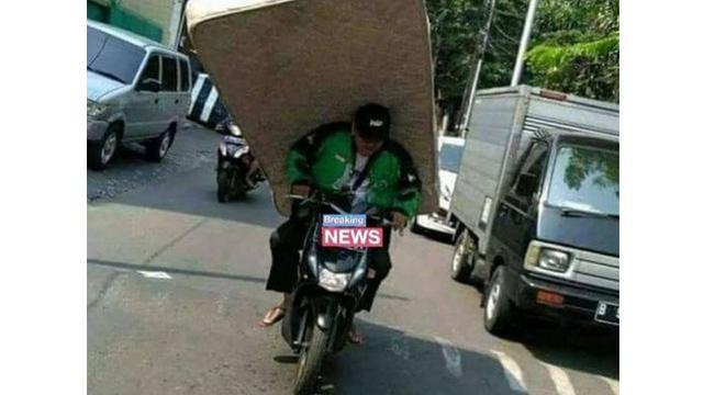 Potret 5 Driver Ojek Online Antar Barang Oversize Ini Perjuangan Banget