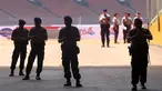 Pengamanan Polri dan TNI di Stadion Gelora Bung Karno, Jakarta, Sabtu (17/10/2015), Pengamanan ini bertujuan untuk membuat suporter dan penonton merasa aman saat partai Final Piala Presiden berlangsung. (Bola.com/Nicklas Hanoatubun).