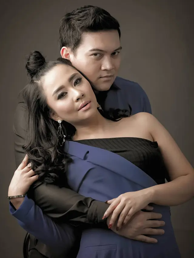 [Bintang] Chikita Meidy dan Indra Adhitya