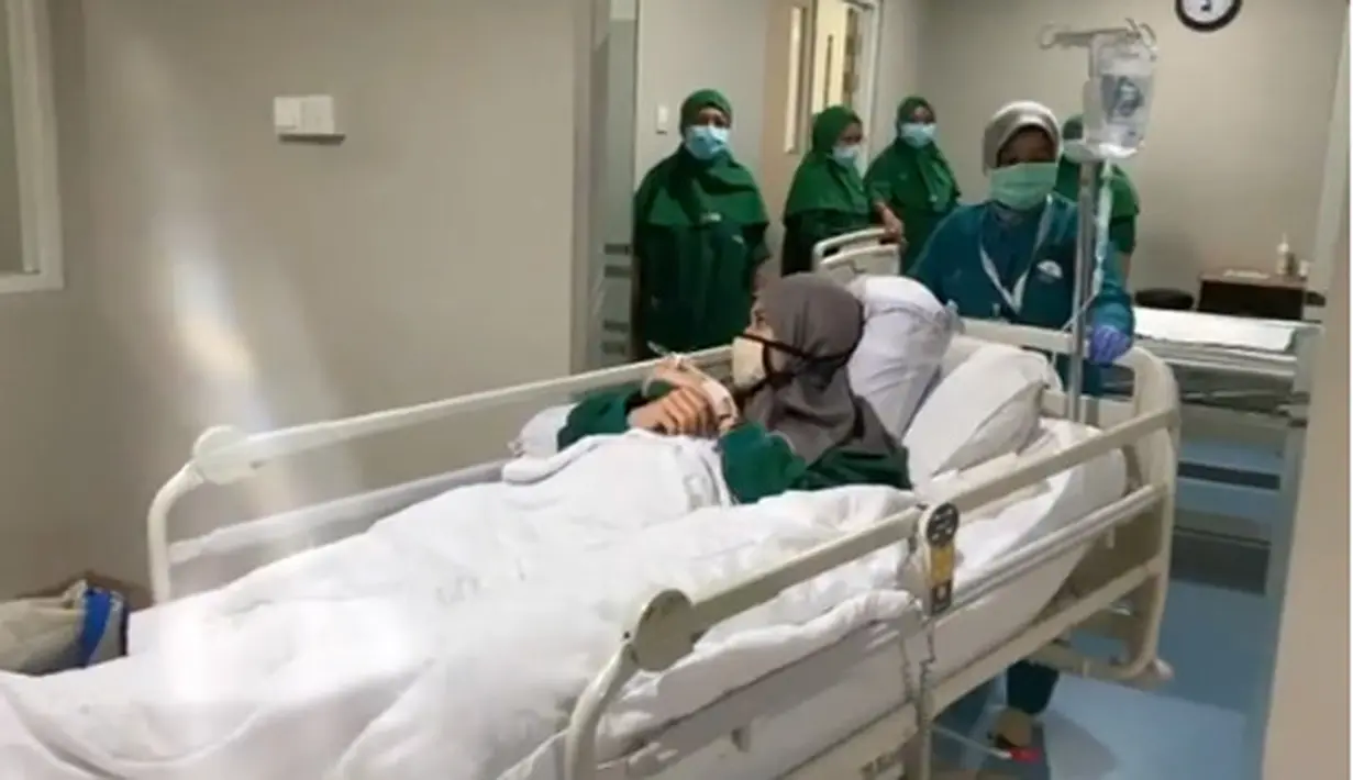 Zaskia Adya Mecca (Instagram/hanungbramantyo)