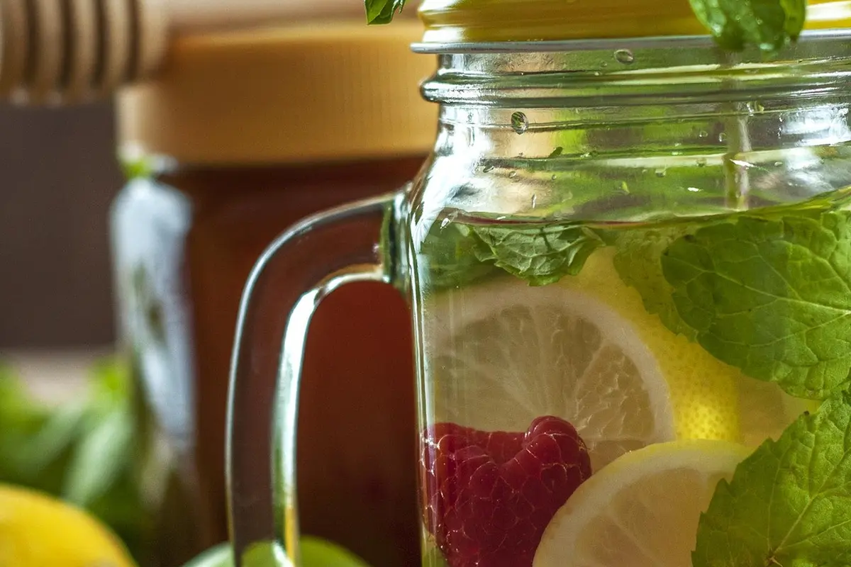 infused water raspberry