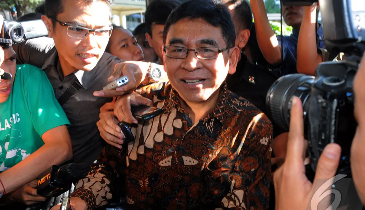 Susilo digarap penyidik KPK sekitar 5 jam lebih sebagai saksi bagi Artha Meris Simbolon, Presiden Direktur PT Kaltim Parna Industri yang menjadi tersangka dugaan suap kepada Rudi Rubiandini, Jakarta (14/07/2014) (Liputan6.com/Faisal R Syam)