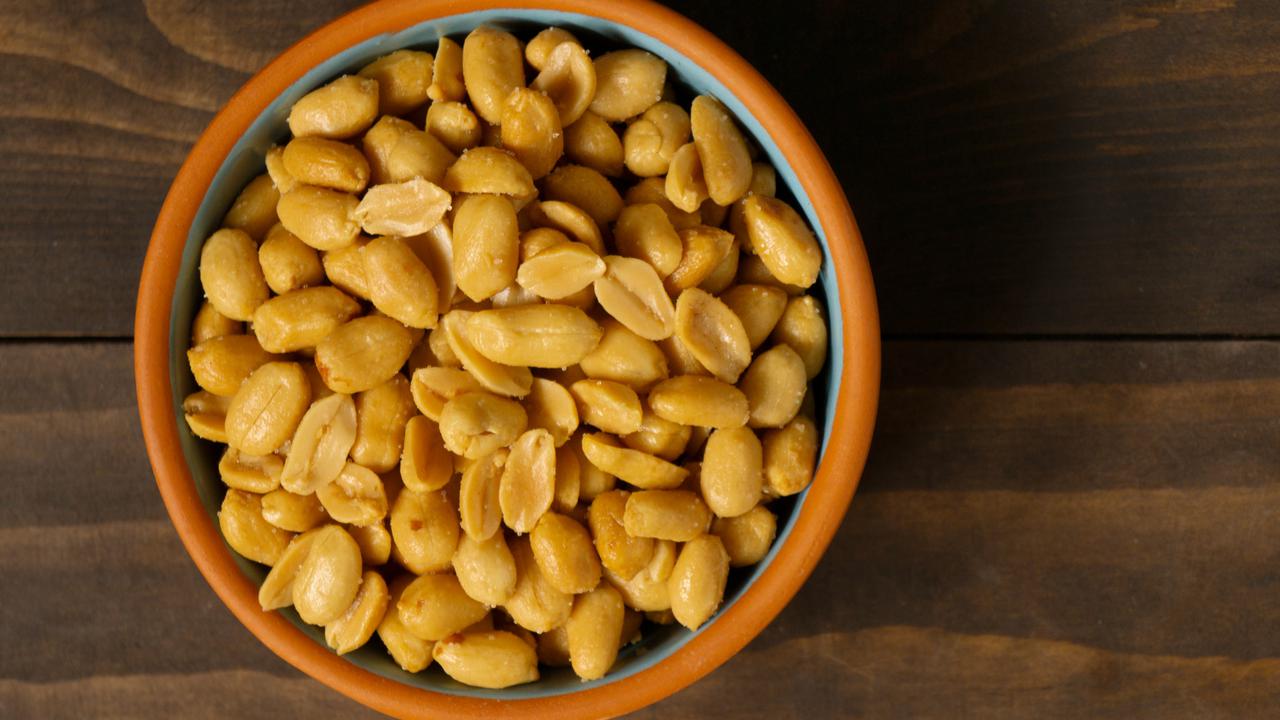 Cara Praktis Membuat Kacang Bawang Kering Tanpa Minyak dengan Alat Sederhana