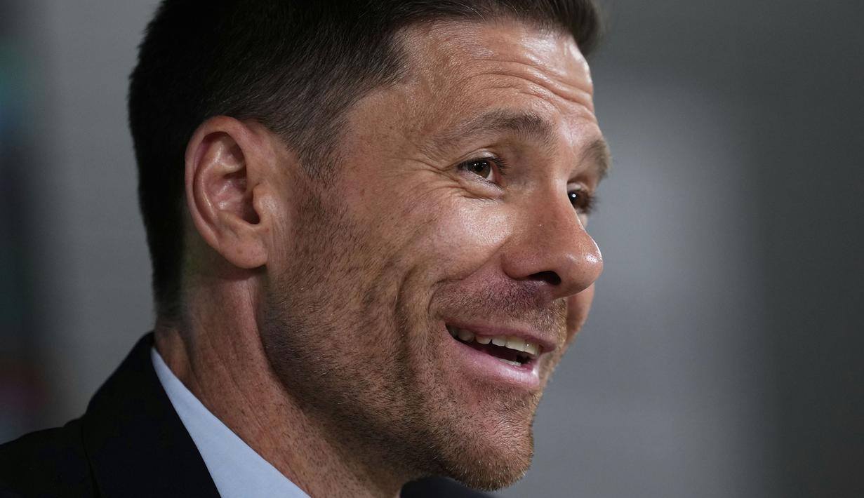 Xabi Alonso memberikan keterangan di depan media dalam konferensi pers perkenalan pelatih baru Real Madrid yang berlangsung di Real Madrid Sports City, Valdebebas, Spanyol, Senin (26/05/2025) waktu setempat. (AP Photo/Jose Breton)