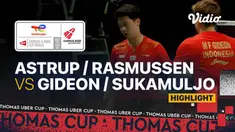 Berita video highlights pertandingan kedua Indonesia vs Denmark di semifinal Piala Thomas 2020, di mana Kevin Sanjaya / Marcus Gideon meraih kemenangan, Sabtu (16/10/2021) malam hari WIB.