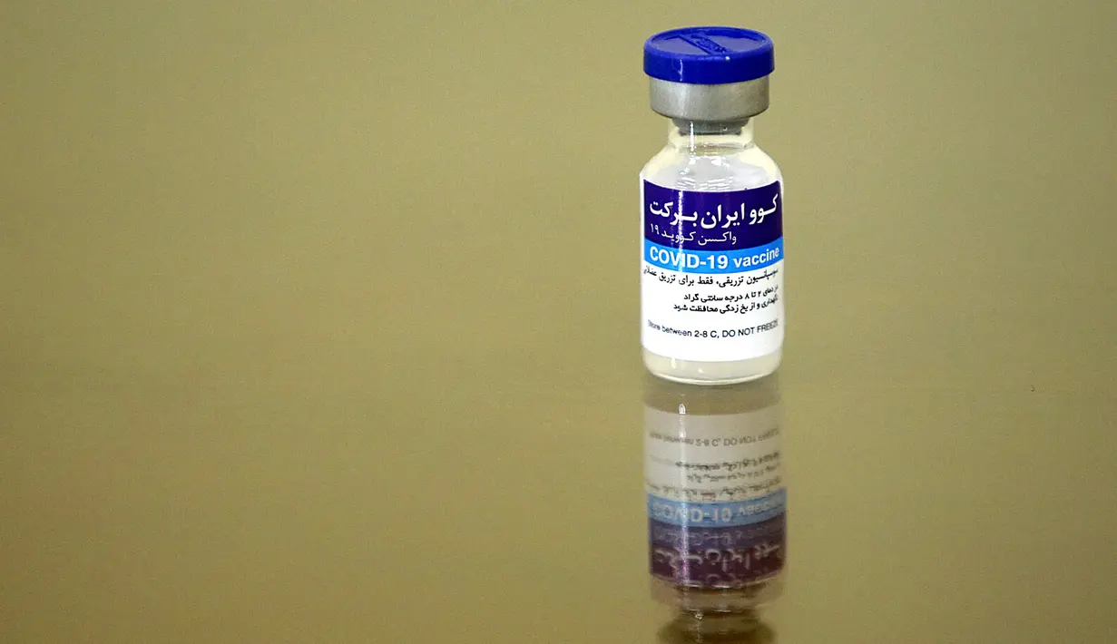 Botol vaksin Covid-19 buatan lokal, COV-Iran Barekat, di Teheran, pada Jumat (25/6/2021). Pemimpin Tertinggi Iran, Ayatollah Ali Khamenei telah menerima dosis pertama vaksin virus Corona pertama yang dikembangkan oleh pemerintah. (KHAMENEI.IR / AFP)