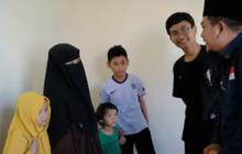 Miris Gara-Gara Bayar Tagihan PLN Rp12 Juta, Wanita 4 Anak ini Ditinggalkan Suami dan Jualan Cilok