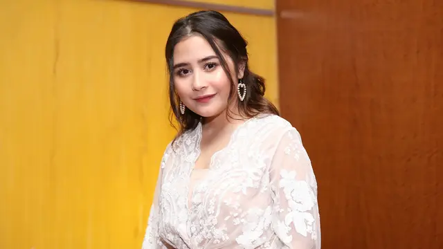 [Bintang] Prilly Latuconsina