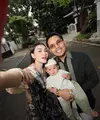 Untuk pertama kalinya, ia merayakan Hari Raya Idul Fitri dengan status sebagai seorang ibu setelah kehadiran putra pertamanya, Baby Arash. [@aaliyah.massaid].