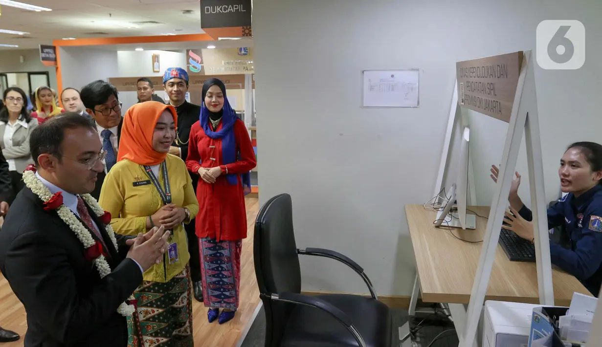 Kepala DPMPSTP DKI Jakarta Benni Aguscandra mengatakan kunjungan dari Azerbaijan menjadi suatu kolaborasi dan pembelajaran antar dua negara. (Liputan6.com/Herman Zakharia)
