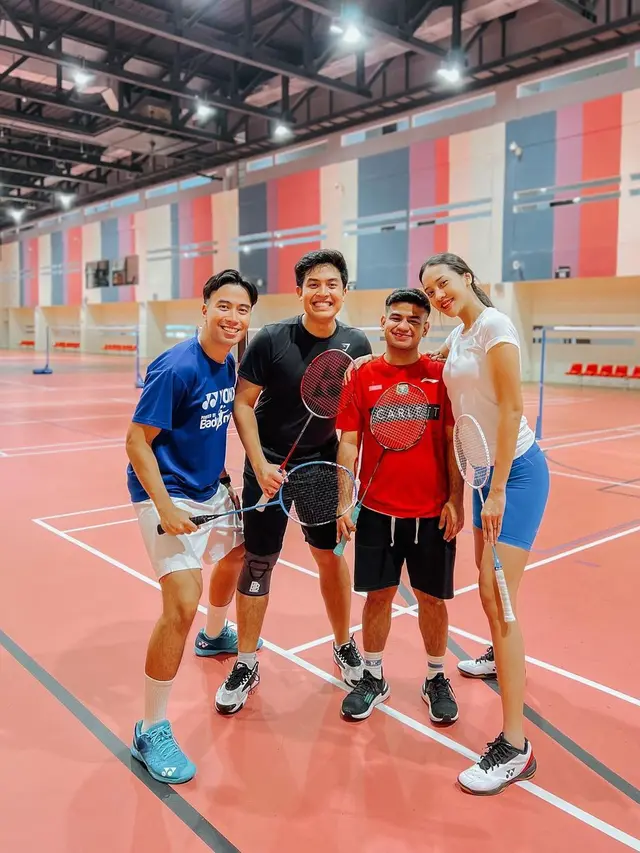 Vidi Aldiano saat main bulu tangkis (Foto: Instagram vidialdiano)