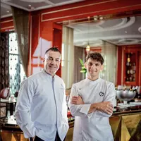 Pengalaman penggemar makanan dan minuman eksklusif oleh Chef Mattia Casabianca dan Chef Marco Violano di Alto Restaurant & Bar Four Seasons Hotel Jakarta.