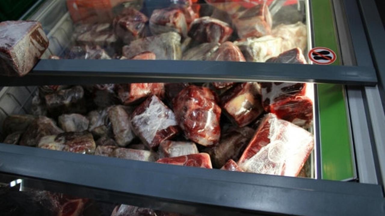 Sidak Giant Malang, petugas temukan makanan kedaluwarsa