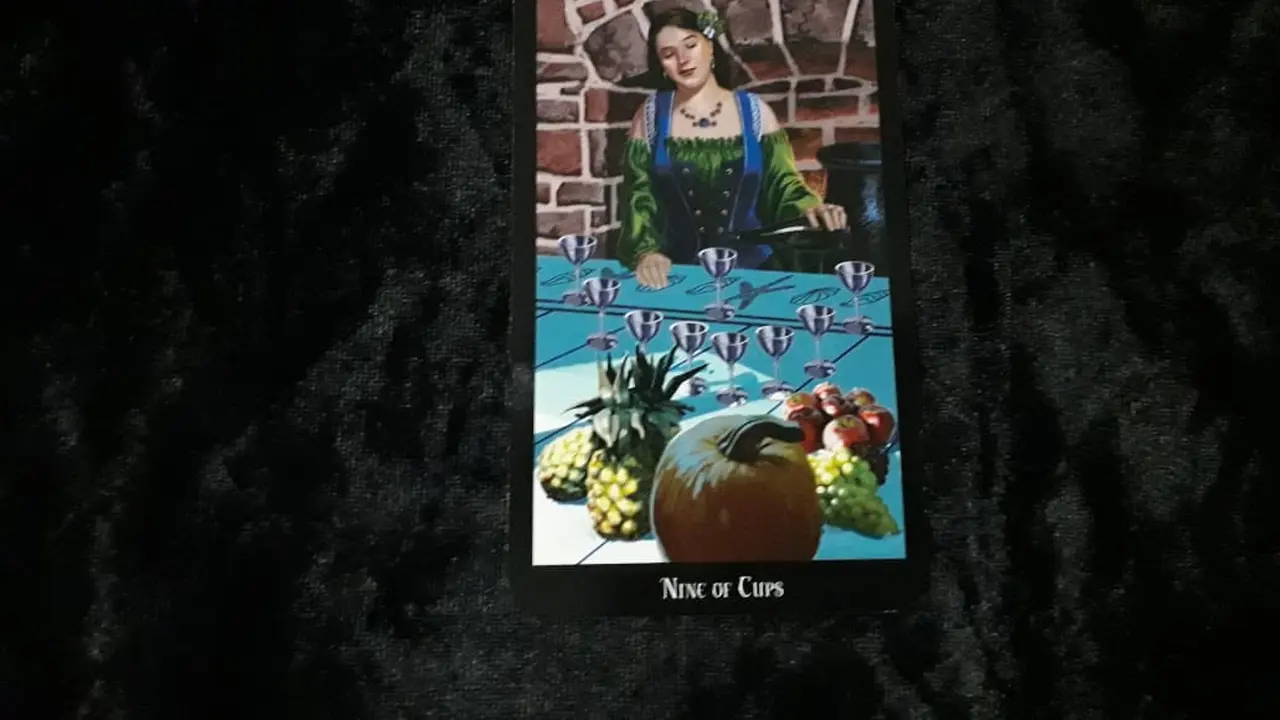 Tarot Cinta, Nine of Cups