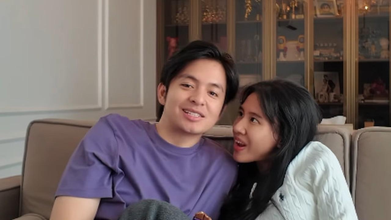 5 Foto Ruang Keluarga Angga Yunanda dan Shenina Cinnamon, Desain Sederhana namun Elegan