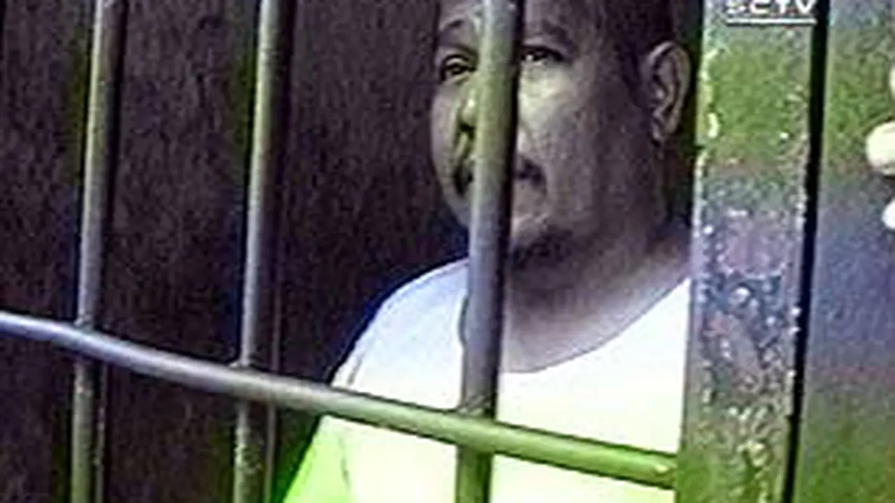 031102cHabib_Husen.jpg