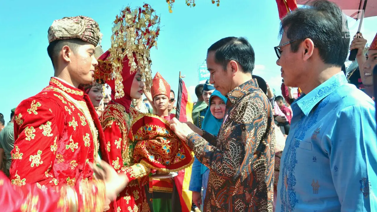 Jokowi Canangkan Revitalisasi 1.000 Rumah Gadang di Solok Selatan