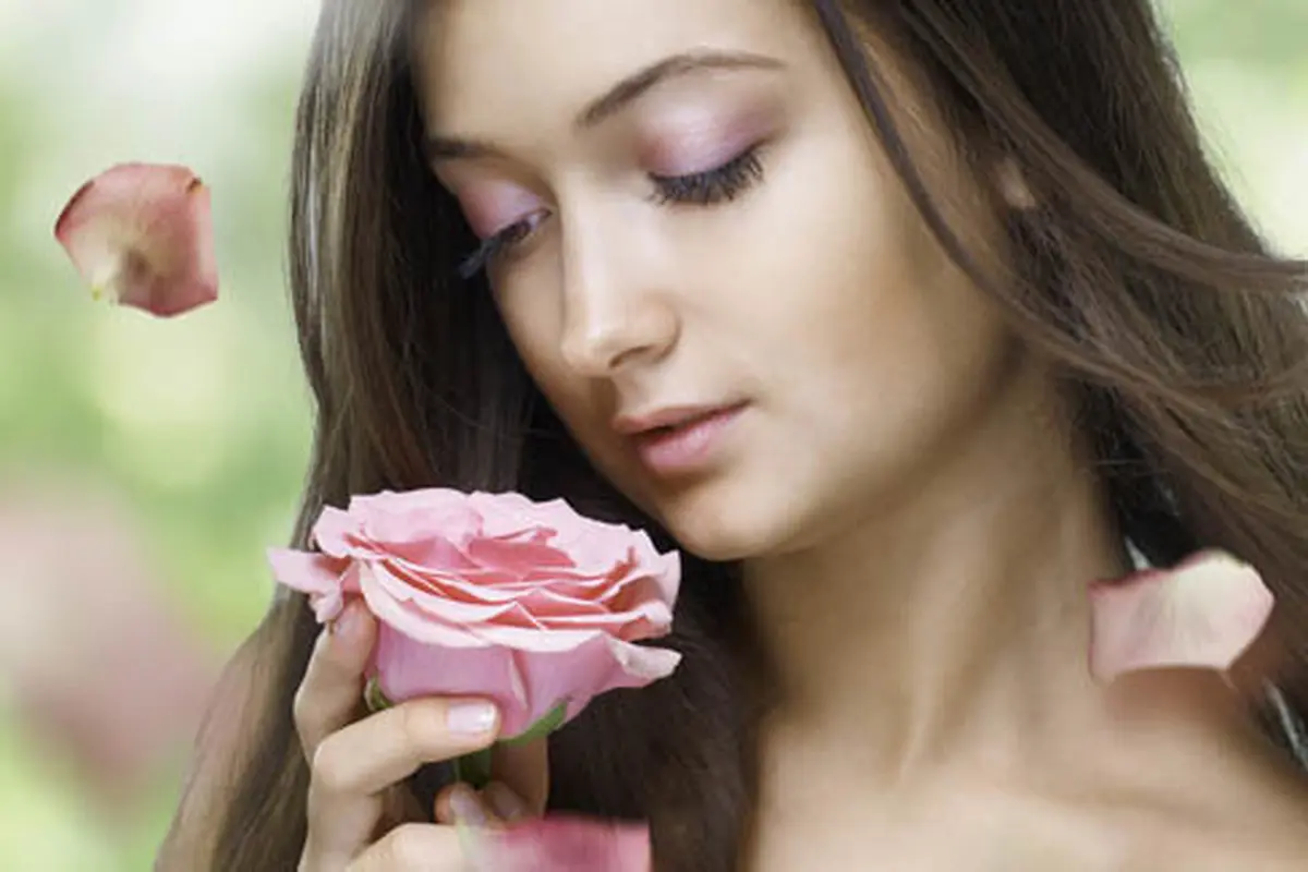 (C) shutterstock