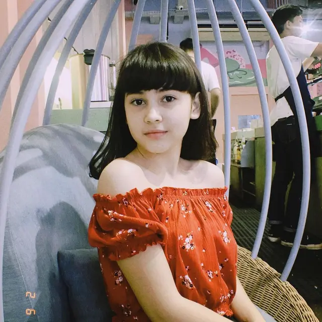 6 Potret Sandrinna Michelle saat Tampil Berponi, Semakin Terlihat Imut