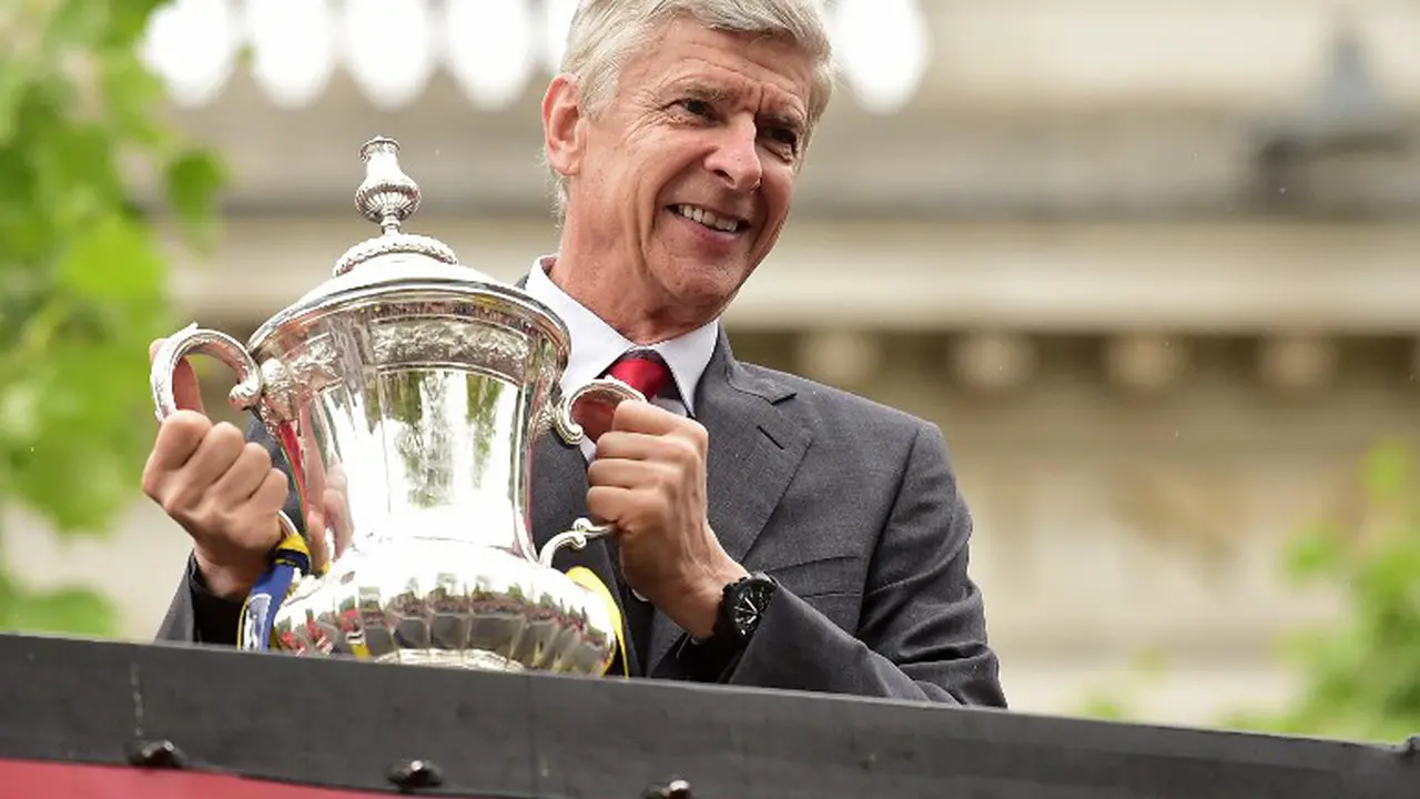 Arsene Wenger ( AFP PHOTO / LEON NEAL)