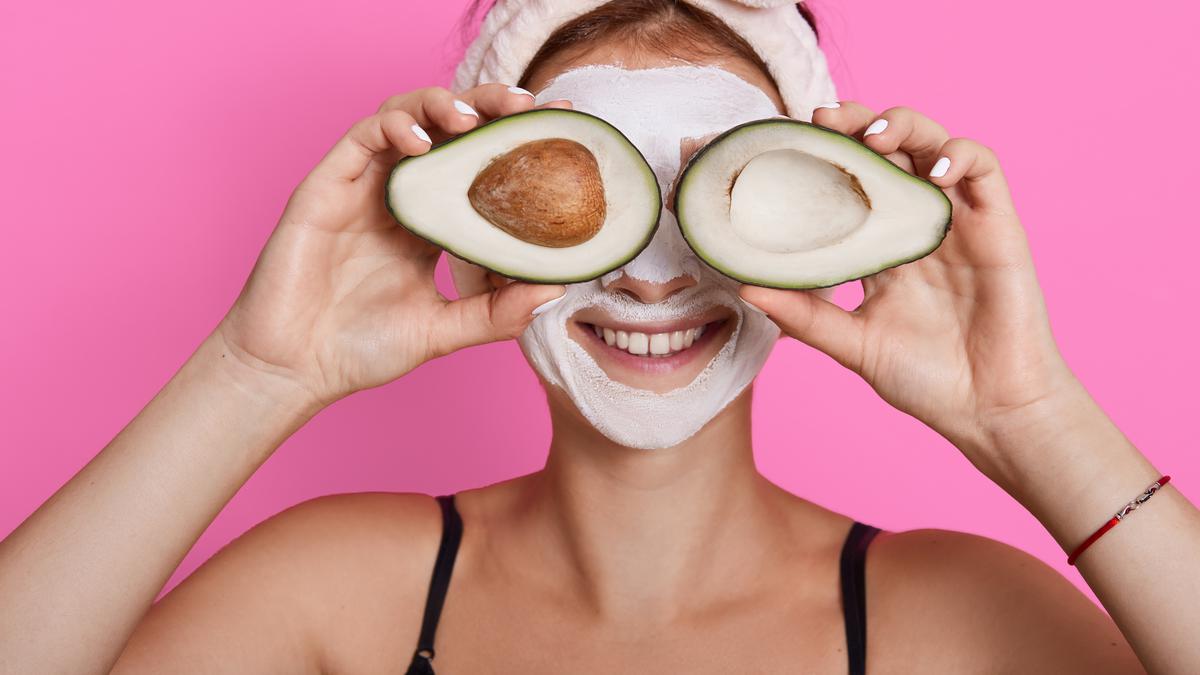 Kulit Glowing dan Sehat Alami dengan Masker Buah yang Bisa Dibuat di Rumah, Sudah Coba?