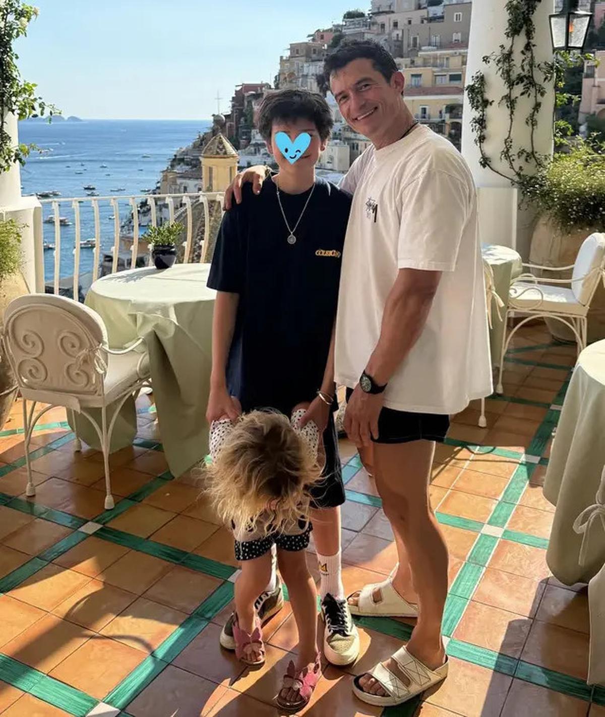 Orlando Bloom Bagikan Foto Langka Bareng Katy Perry Setelah Berpisah, Tampil dengan Gaya Summer Bersama Putrinya saat Liburan ke Eropa