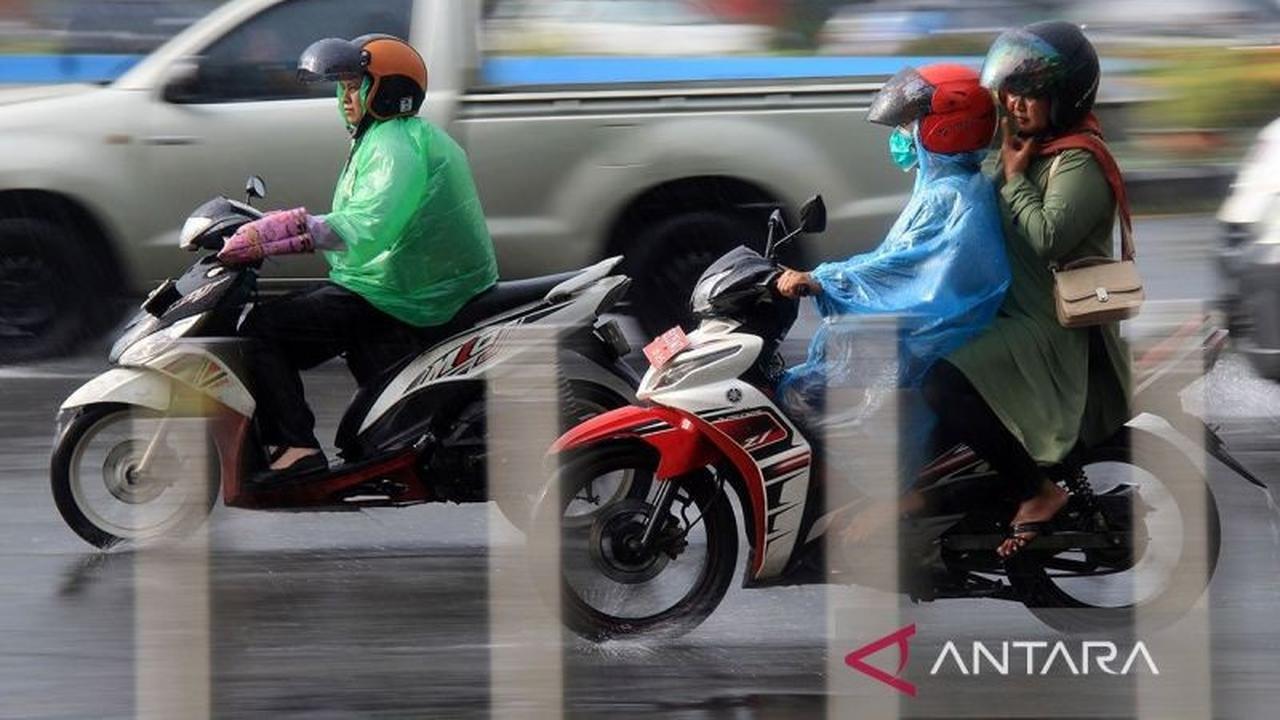 BMKG: 15 Kota Besar di Indonesia Diprediksi Hujan Ringan hingga Lebat, Cek Prakiraan Cuaca BMKG Hari Ini!