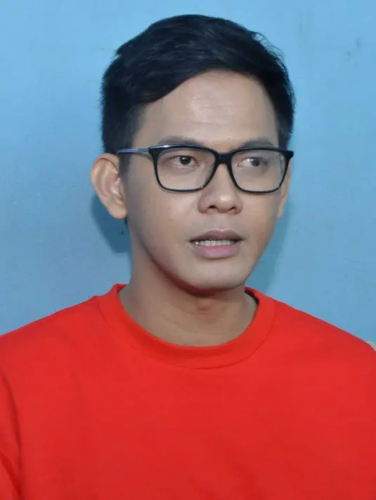 Mengingat usianya menginjak 30 tahun, Andi Arsyil berharap cepat menemukan perempuan yang cocok untuk di jadikan istrinya. Bahkan, dulu yang cuek, sekarang ini juga mulai melirik-lirik cewek. (Nurwahyunan/Bintang.com)