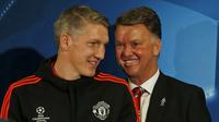 Louis van Gaal dan Bastian Schweinsteiger (AFP)