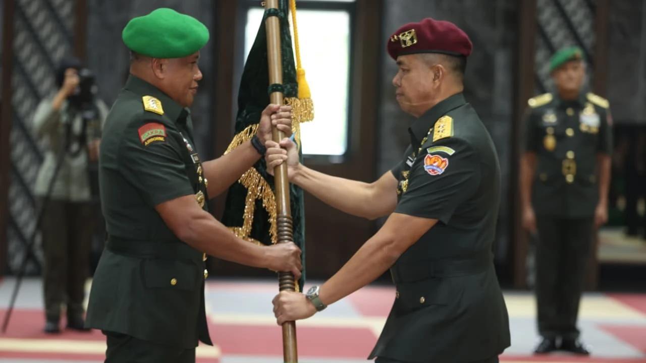 FOTO: Wakasad Pimpin Sertijab Jabatan Strategis TNI AD
