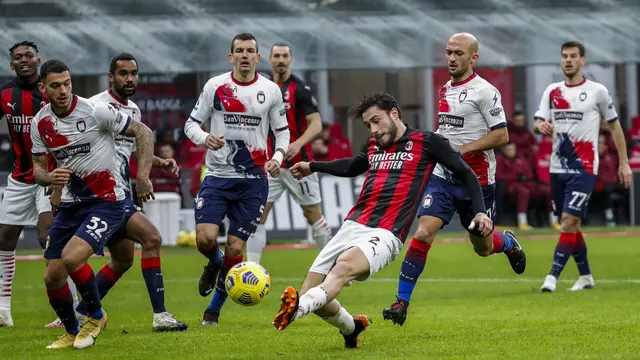 Bantai Crotone 4-0, AC Milan Rebut Kembali Puncak Klasemen