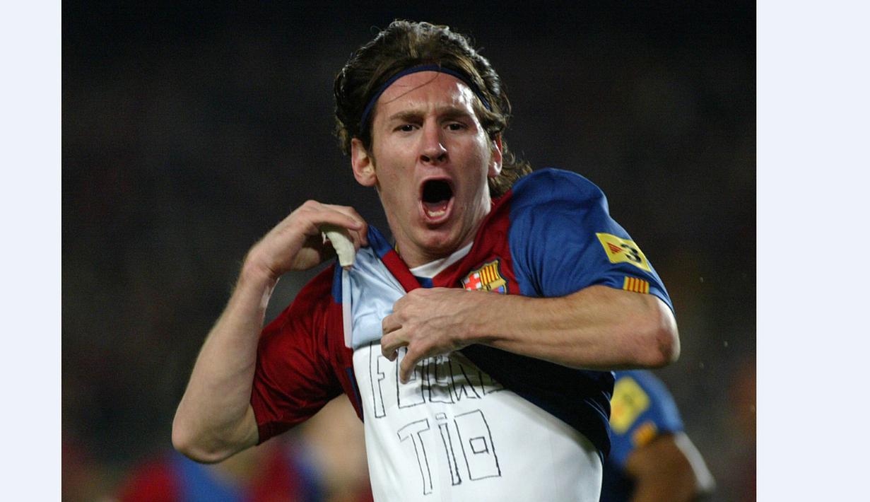 Ekspresi Lionel Messi yang mencetak hattrick ke gawang Real Madrid dalam laga yang berakhir imbang 3-3 di Stadion Camp Nou, Barcelona, (10/3/2007). Messi mencetak hattrick setelah Ivan Zamorano melakukannya di musim 1994/1995. (AFP Photo/Cesar Rangel)