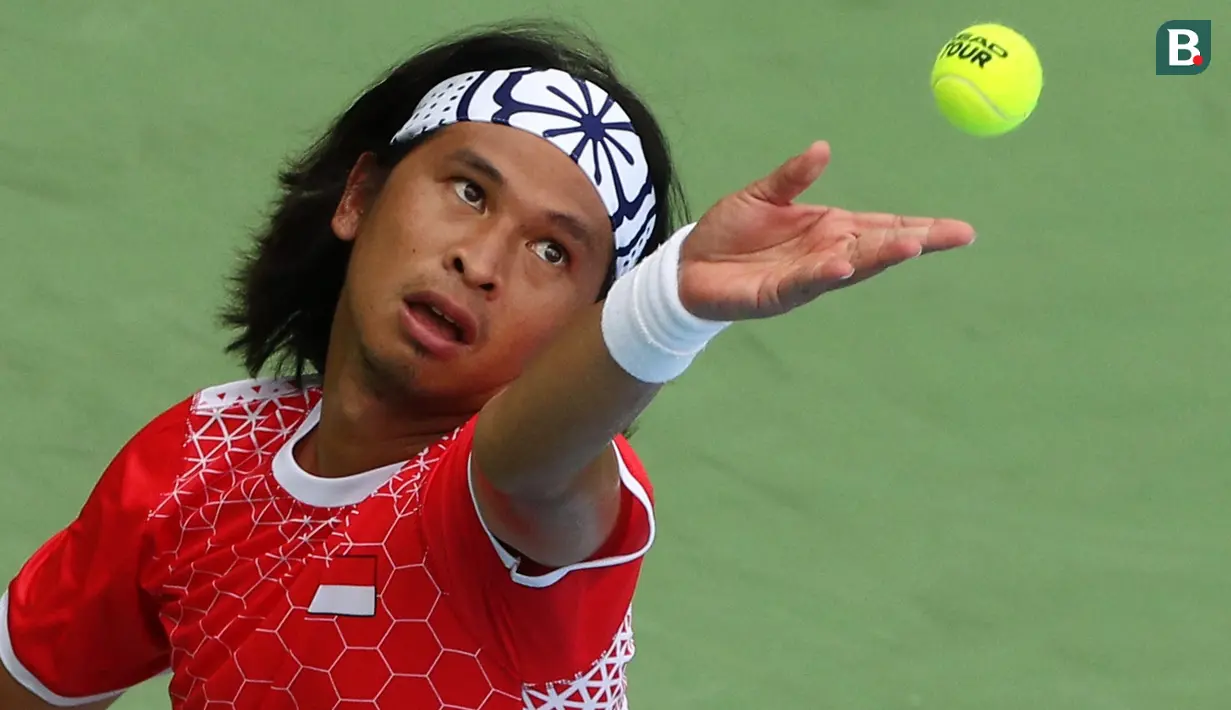 Pada set pertama, petenis yang acap dipanggil Christo tersebut menghadapi perlawanan sengit dari Luiz David Martinez sebagai wakil Venezuela. (Bola.com/Bagaskara Lazuardi)
