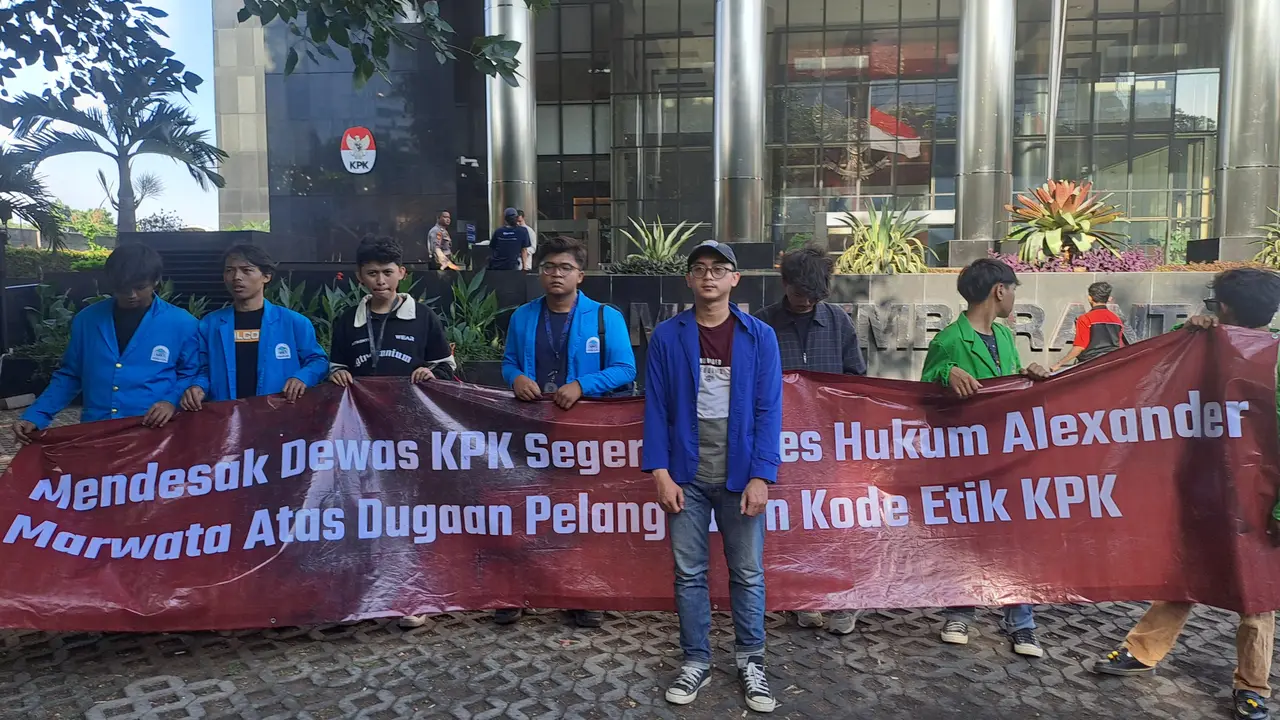 Unjuk rasa mahasiswa di Gedung KPK, Jakarta, Senin (30/9/2024) (Istimewa)
