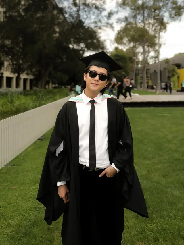 7 Momen Wisuda Iqbaal Ramadhan yang Kini Telah Lulus dari Monash University
