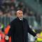 Pelatih Juventus Luciano Spalletti memberikan instruksi dalam pertandingan fase&nbsp;liga Liga Champions&nbsp;melawan Sporting CP di Turin, Italia, Rabu,&nbsp;5 November 2025. (AP Photo/Antonio Calanni)
