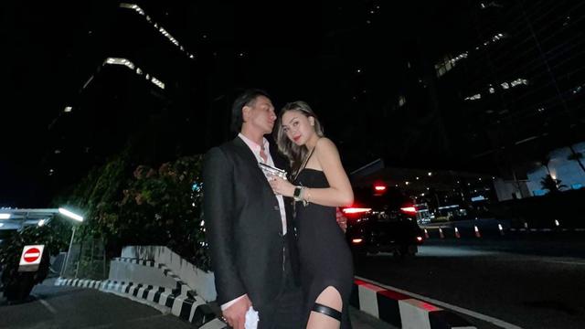 Tampil Serasi, Ini Potret Jefri Nichol dan Caitlin Halderman Jadi Mr & Mrs Smith