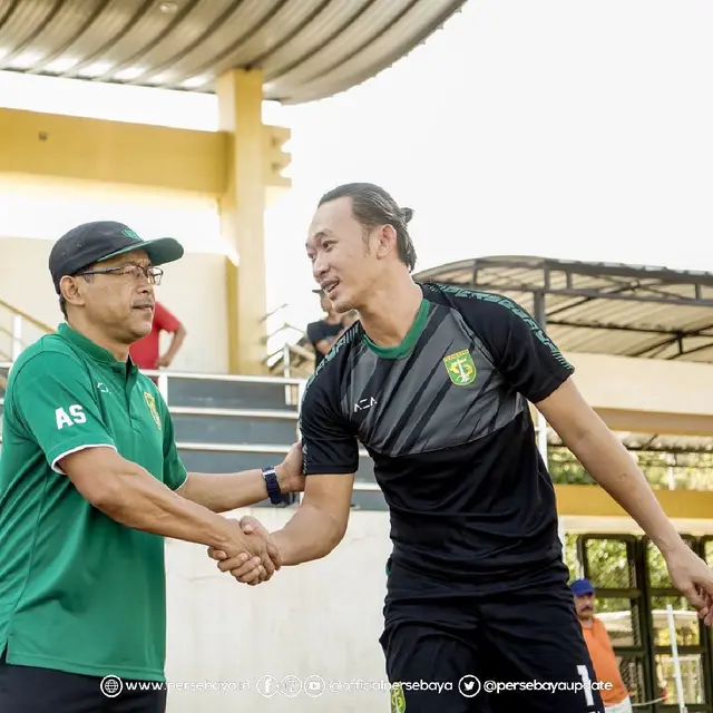 Potret Rivky Mokodompit Calon Kiper Persebaya Saat Berlatih