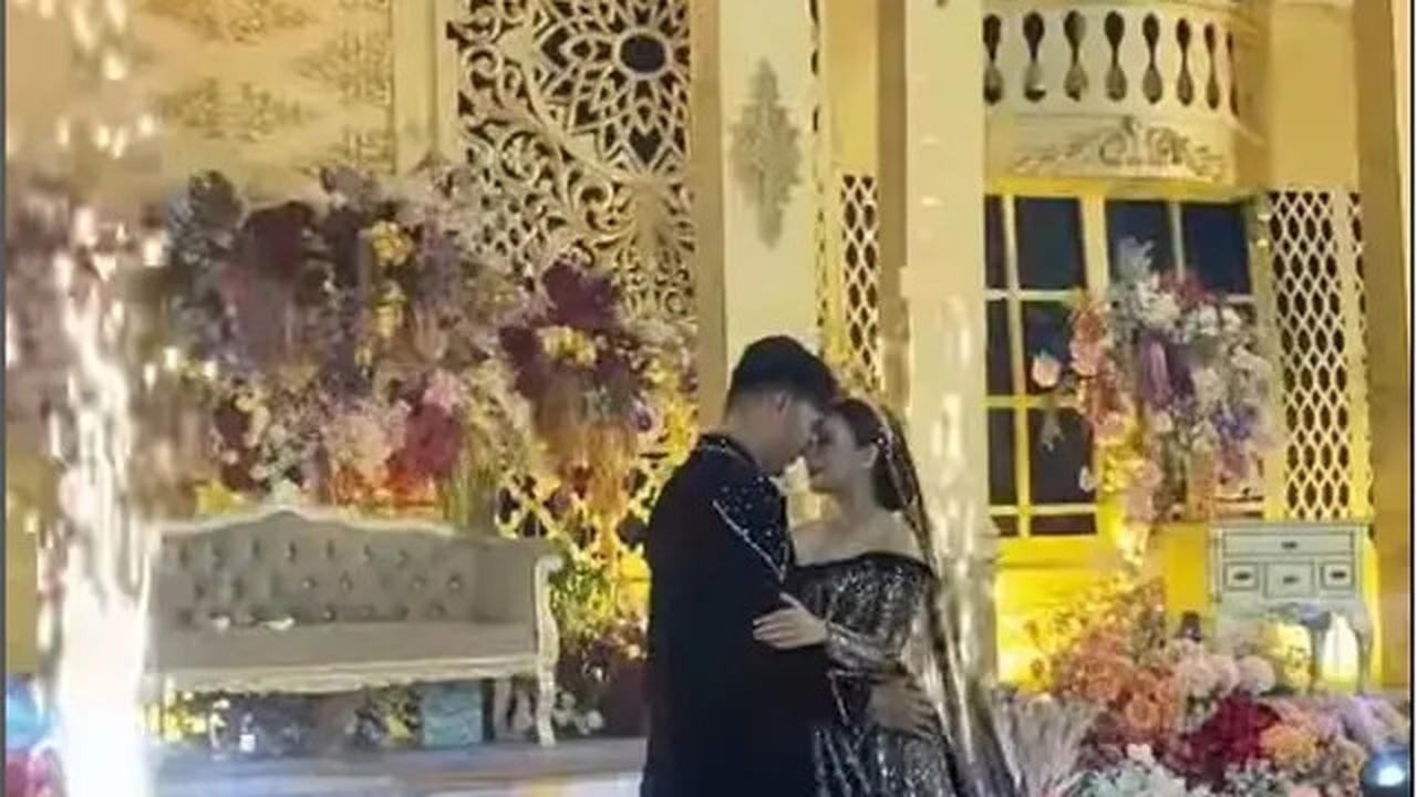 6 Potret Pernikahan Aulia DA dan Cahu, Akad Nikah Hingga Resepsi Digelar Mewah