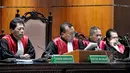 Majelis Hakim saat membacakan vonis terhadap Bonaran Situmeang terdakwa kasus suap mantan Ketua MK, Akil Mochtar di Pengadilan Tipikor, Jakarta, Senin (11/5/2015). Bonaran dinilai terbukti bersalah menyuap Akil Mochtar. (Liputan6.com/Yoppy Renato)
