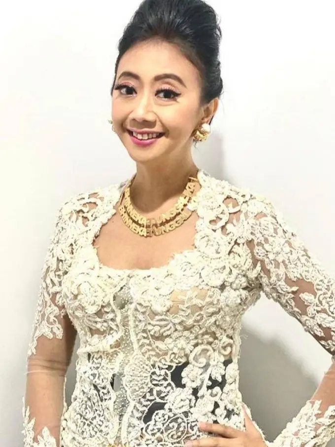 Dikenal Karena Lawakannya Asri Welas Ternyata Bergelar Ganda Di 