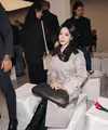 Song Hye Kyo mencuri perhatian dengan gaya edgy di Milan Fashion Week (dok. Bottega Venetta)