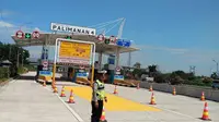 Hampir setahun lamanya tiga gerbang Tol (GT) Palimanan Cirebon ditutup sejak Tol Cipali beroperasi. (Liputan6.com/Panji Prayitno)