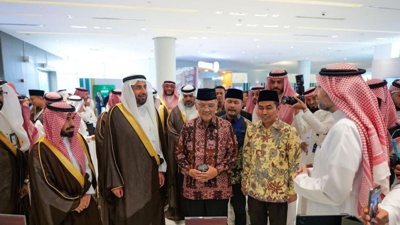 Pemerintah Lakukan Mitigasi Jamaah Umrah Imbas Penutupan Ruang Udara Timur Tengah