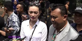 Zaskia Gotik mengaku bahwa dirinya sebenarnya tahu apa jawaban yang benar soal lambang negara itu. Tetapi, karena dirinya terbawa suasana, Zaskia pun tidak sengaja bercanda dengan lambang negara.