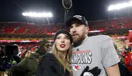 Taylor Swift dan Travis Kelce di AFC Championship Game 26 Januari 2025 di Kansas City, Missouri. (David Eulitt/Getty Images/AFP David Eulitt / GETTY IMAGES NORTH AMERICA / Getty Images via AFP