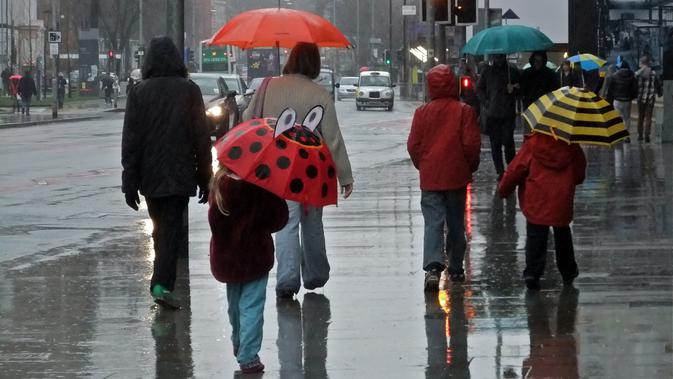 Waspada Bencana, Hujan Sedang hingga Sangat Lebat Berpotensi Guyur Jakarta hingga 20 Februari 2026