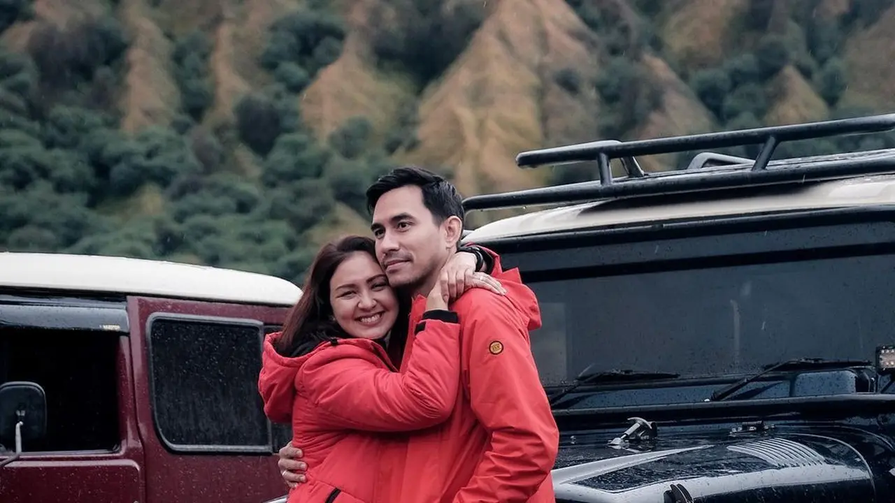 Darius Sinathrya dan Donna Agnesia. (Foto: Instagram @darius_sinathrya)